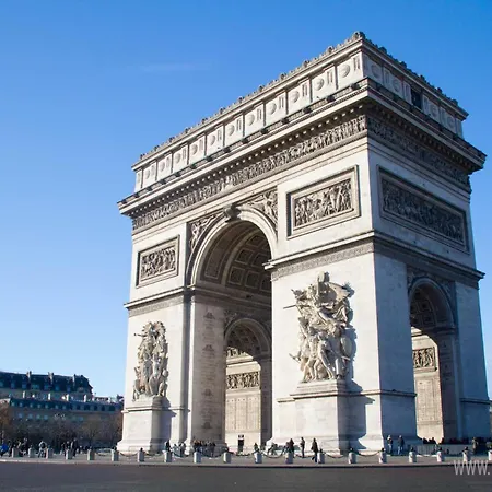 Ideal & Comfy Cocoon At The Luxury 16. Apartment